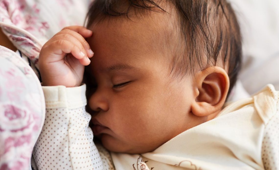 Nocne problemy z brzuszkiem u niemowlaka