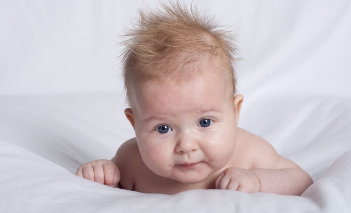 Ulewanie na żółto u niemowlaka