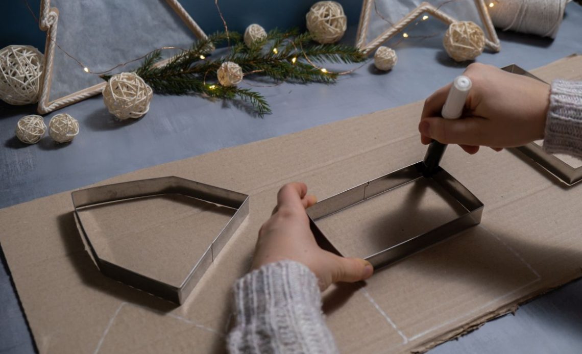 szopka bożonarodzeniowa z kartonu