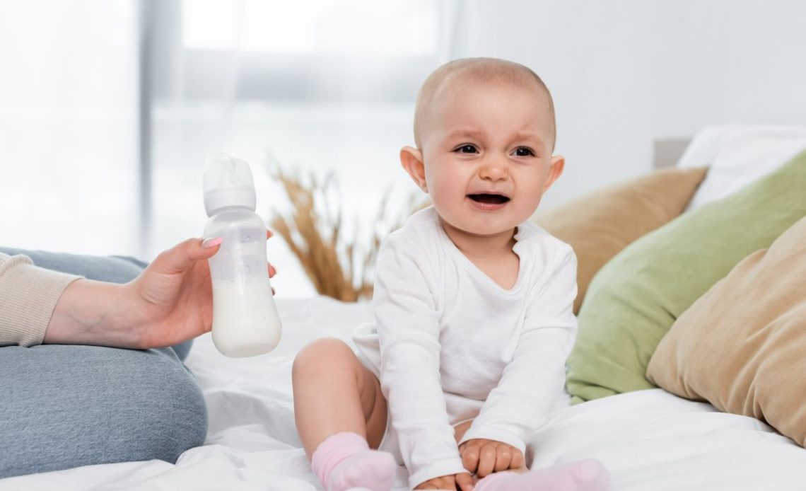 Niemowlę nie chce pić mleka